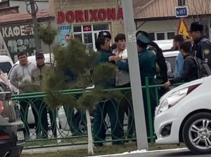 В Ферганской области гражданин отобрал мобильный телефон у мужчины и оказал сопротивление сотрудникам ОВД