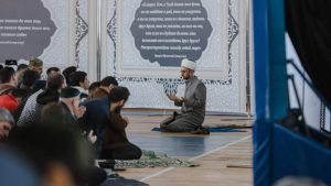 Власти рекомендовали мусульманам в Москве молиться на Рамазан-хайит дома